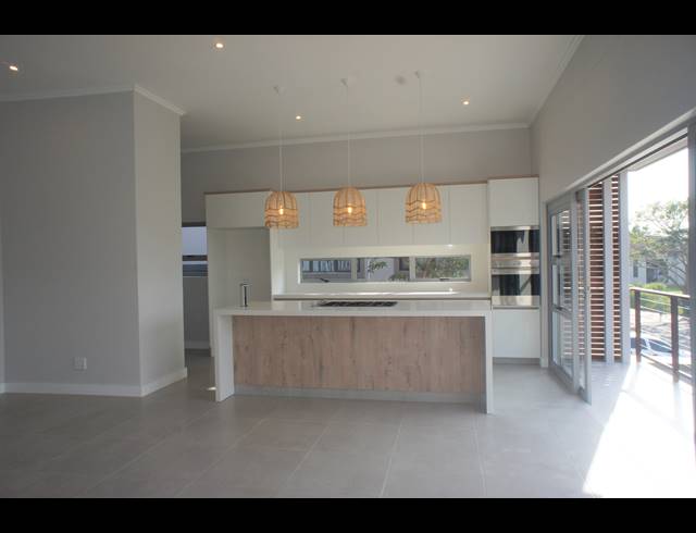 4 BEDROOM HOUSE FOR SALE IN PALM LAKES ESTATE